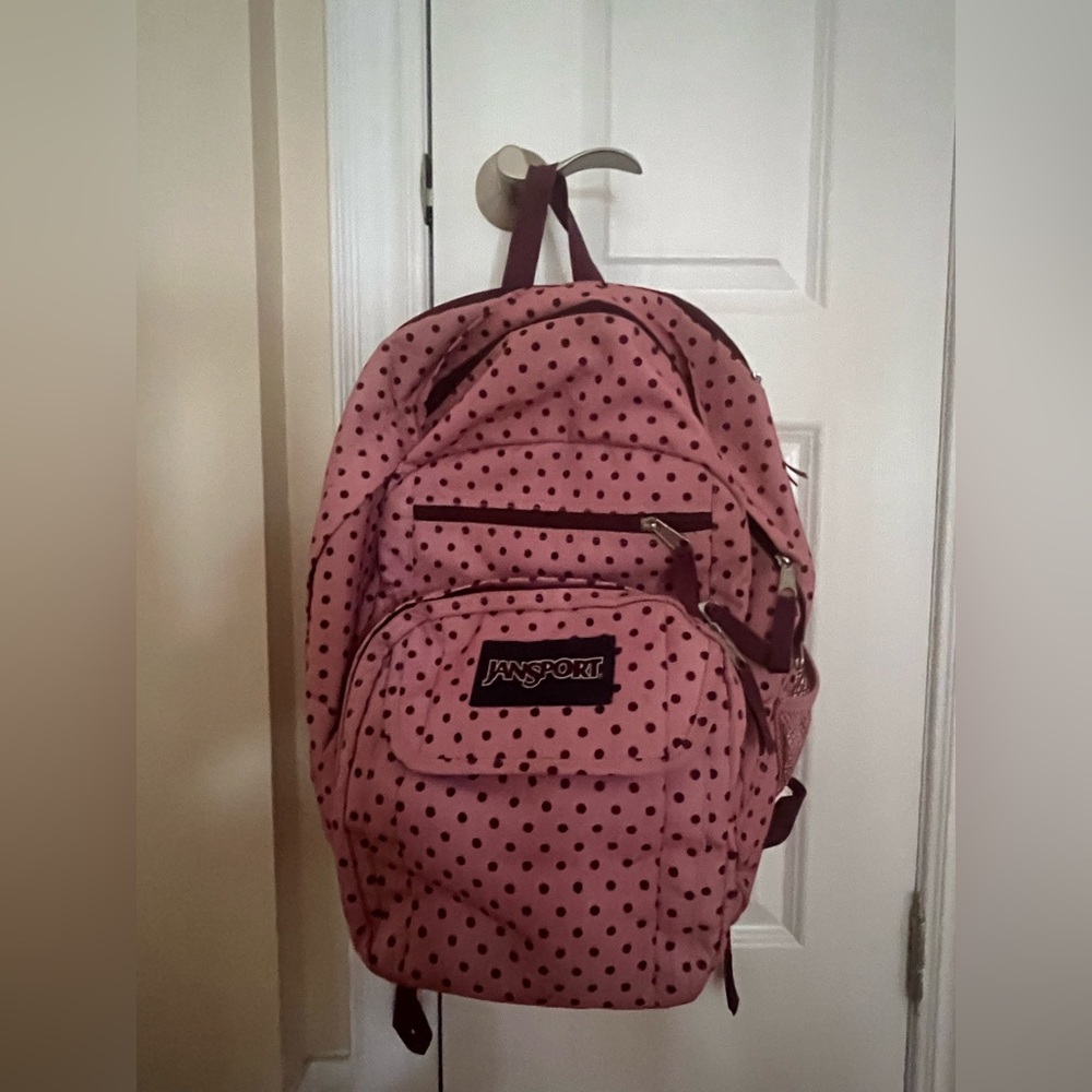 🎒 Jansport Pink & Burgundy Polka Dot Backpack – Super Spacious & Stylish! 🎒